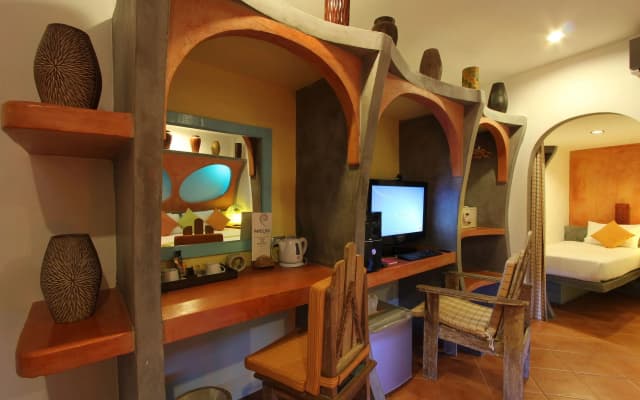 Pandora Lifestyle Hotel - photo 3