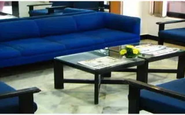 Hotel Crown Continental - photo 3