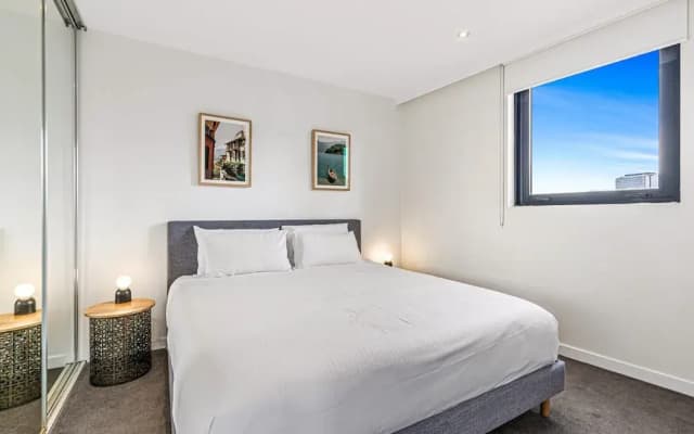 Pristine 2-bed Unit With Beautiful City Landscape - photo 5