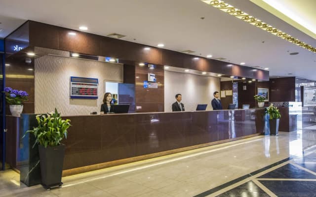 Hamilton Hotel - photo 2