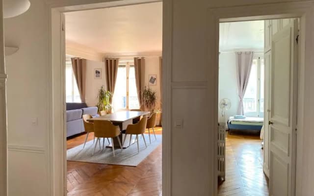 Marvellous Sunbathed 3BR at the heart of Paris - photo 3