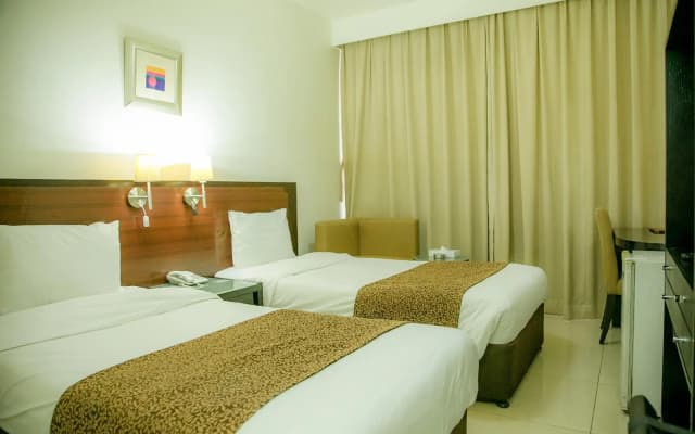 Phoenicia Hotel - photo 4