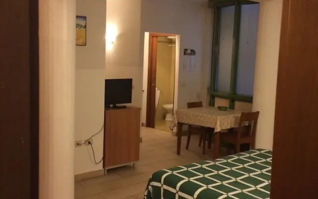 "2 pax Studio, Week Lease, all Utilities Included" - photo 4