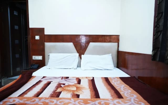 Hotel Ashirwad near New Delhi Railway Station, Paharganj - photo 5
