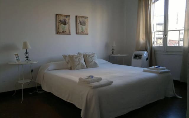 Ally's Guest House Barcelona B&B - photo 5