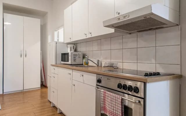Urban Haven 1BR With 1LR Downtown - photo 5