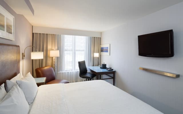 Hampton Inn Manhattan Seaport Financial District - photo 4