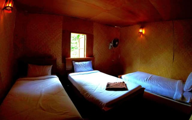 The Lazy Bar And Guesthouse - photo 3