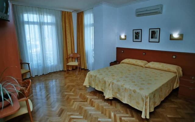 Hostal Luis XV - photo 4