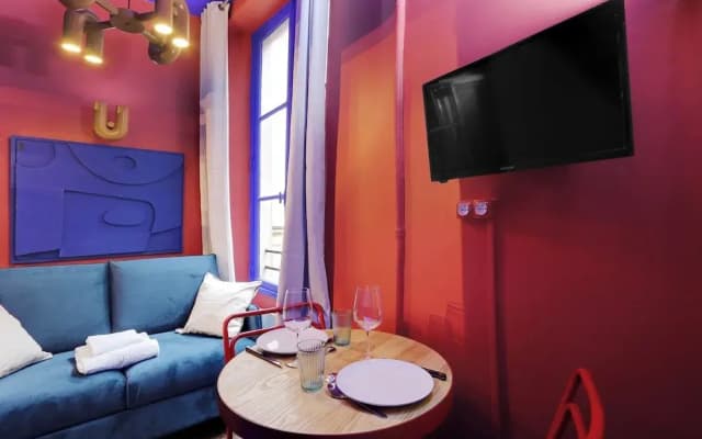 Cosy, Colourful Studio for 2 - Heart of "marais" - photo 2