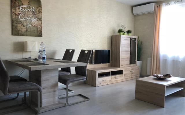 Aden Apartment - free parking, AC - photo 5
