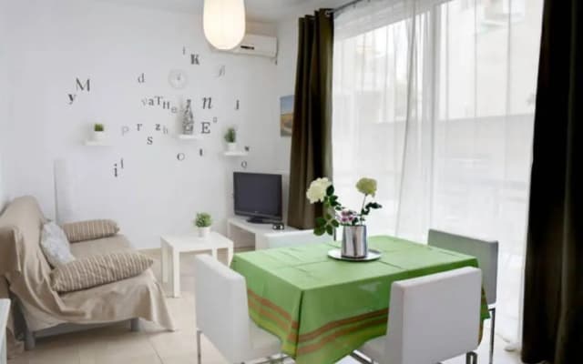 Thelma's Apartment - photo 2