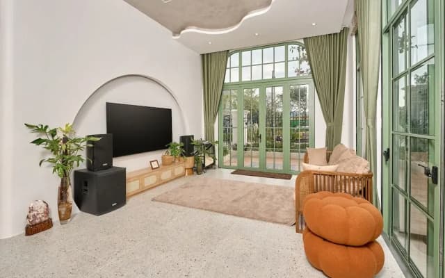 Luxury 4 bedroom Solar Villa - photo 2