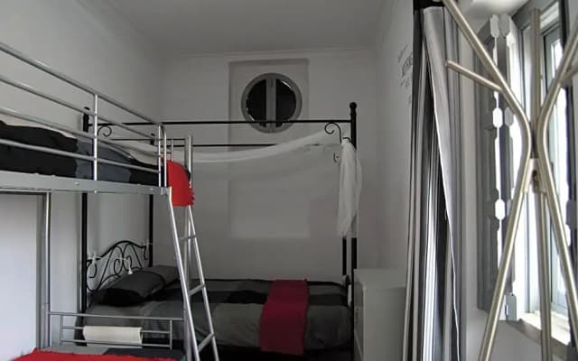 Lisbon Hostel Terminal 3 - photo 3