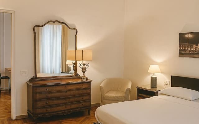 Casa Milano Classic Elegance with Balcony - photo 5