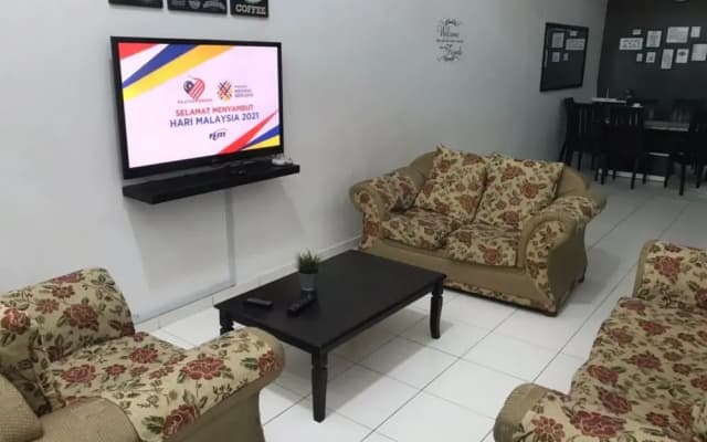 OYO Home 90360 Homestay Bandar Putra 3 - photo 2