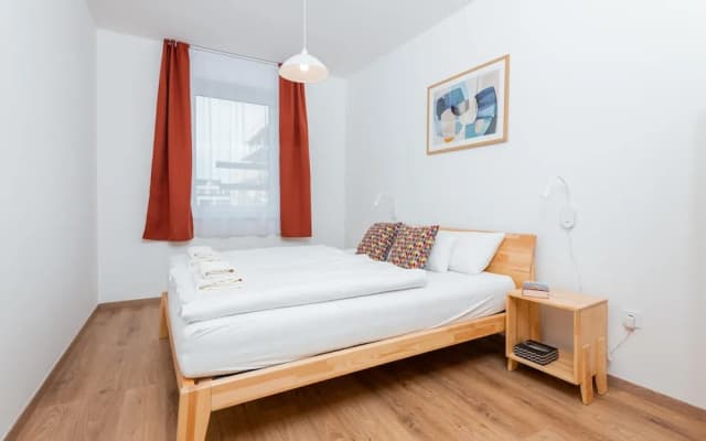 WestSide Apartments by FirstHost - photo 4