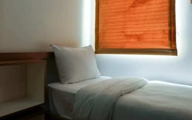 Strategic 2Br At Maple Park Sunter Apartment - photo 3