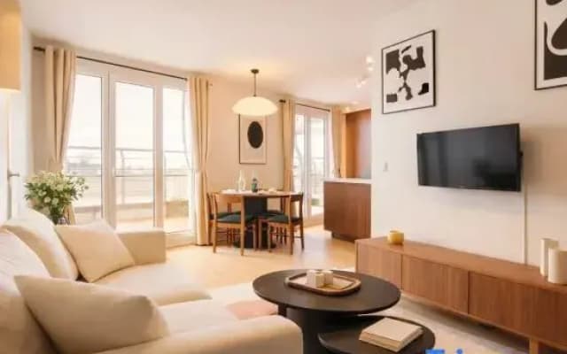 Loft with terrace, jacuzzi & lift near Invalides - photo 2