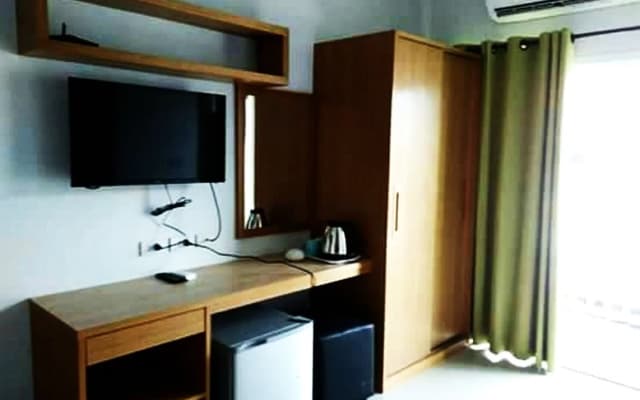 P & J Guesthouse - photo 2