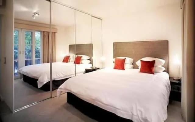 Lyall Residence - photo 5