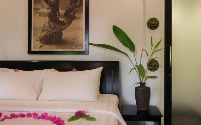 La Residence WatBo Hotel - photo 2