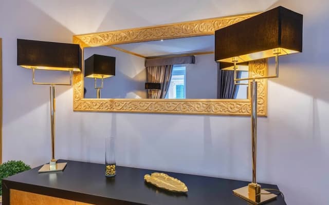 Trevi Fountain Luxury Home - photo 2