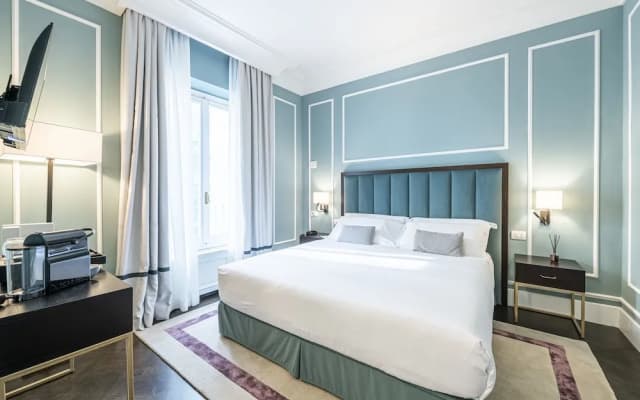 Glimpse Hotel - photo 3