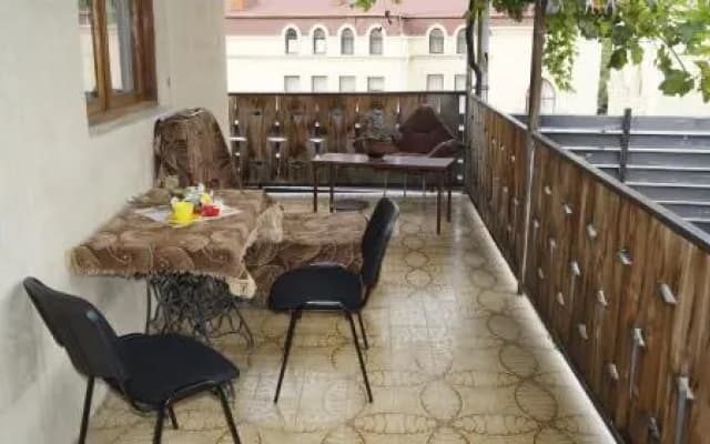 Nino's Guest House - photo 2