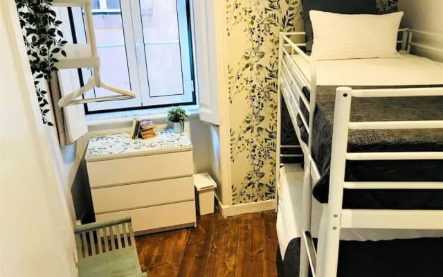 Charming Flat with Great Terrace, Best Location - photo 3