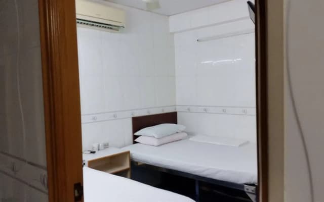 Beverly Guest House - photo 4