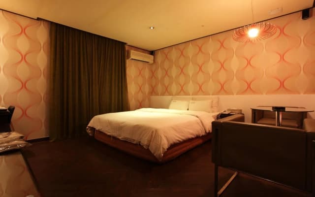 Lonestar Hotel - photo 5