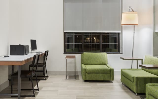 Holiday Inn Express & Suites Nearest Universal Orlando by IHG - photo 5