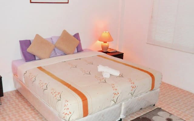 Corner Cafe Bed and Breakfast - photo 2