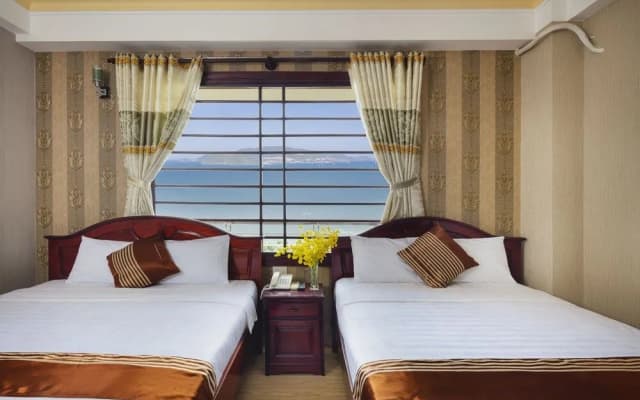 Holiday Hotel - photo 5