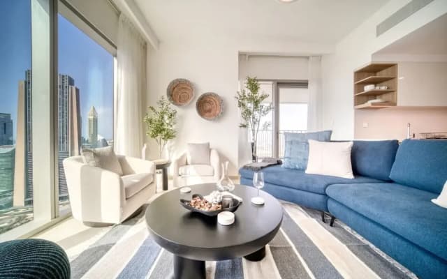 Classy Downtown 2BR w City View Balcony - photo 5