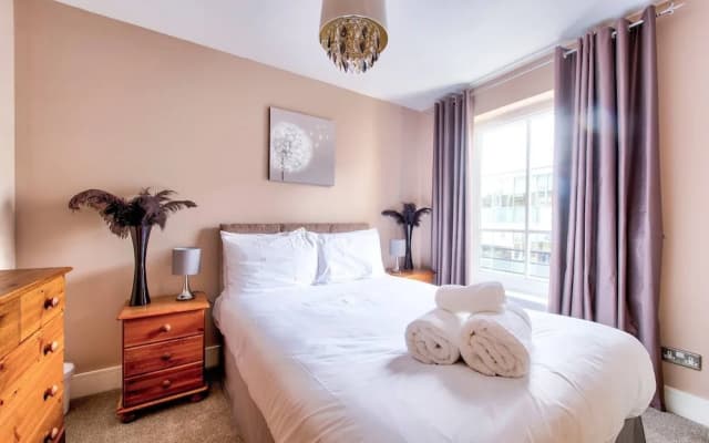 Modern 3 Bed/2bath City Centre Apartment - photo 3