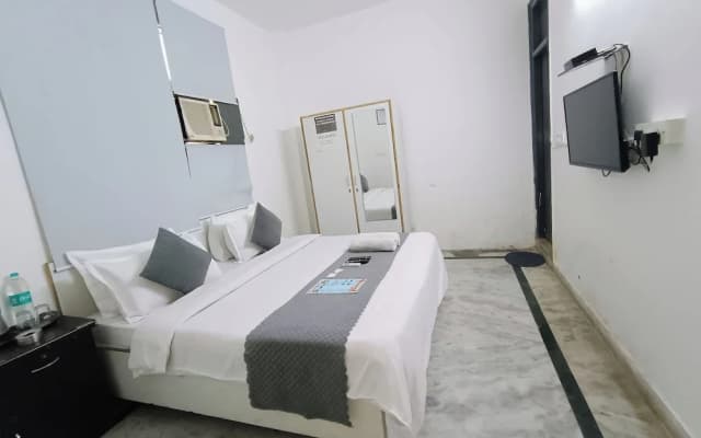 Mauryan Express Hotel @ Hauz Khas Fort - photo 4