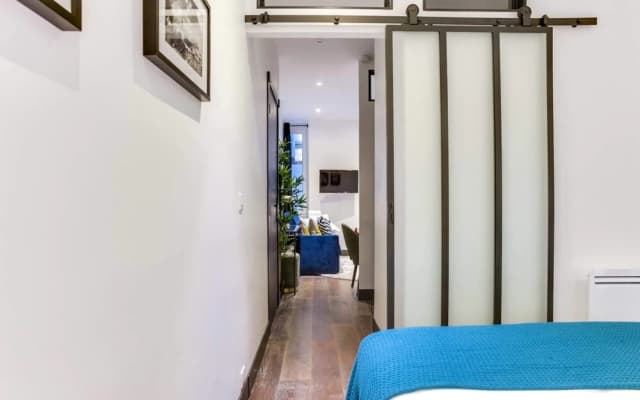 Exquisite Apartment in the Historical 7th District - photo 3