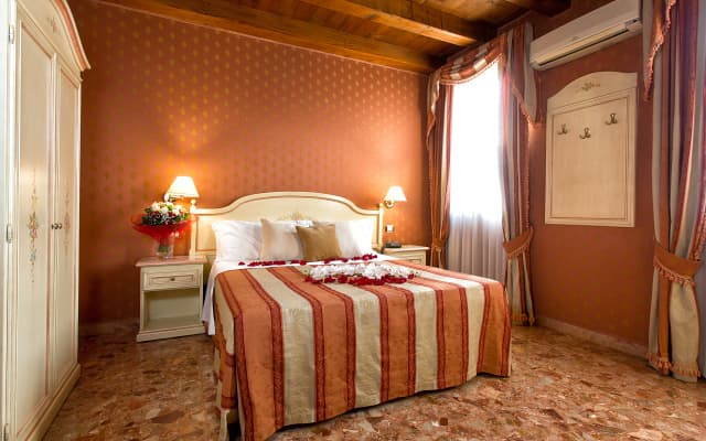Hotel Conterie - photo 4