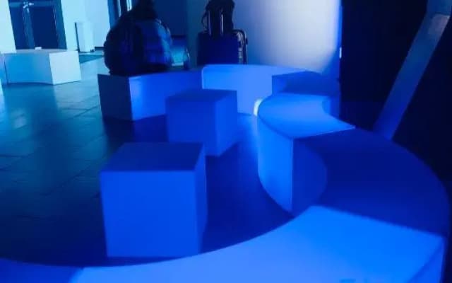 Space Night Capsule Hotel - photo 5