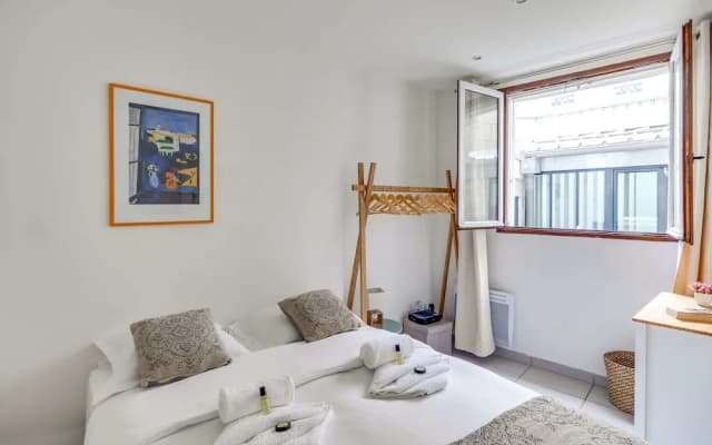 Charming Flat - 6 Mins to Gare Du Nord Metro - photo 2