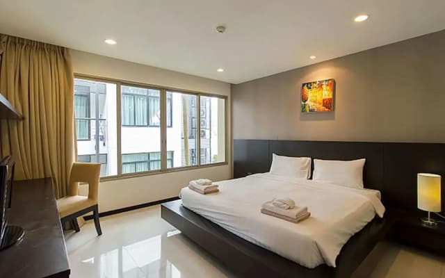 N212 Regent Apartments - photo 2