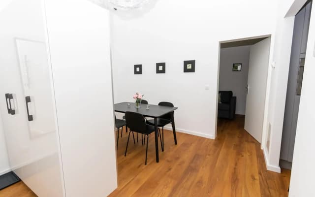 Radiant Premium Apartments - Central - photo 4