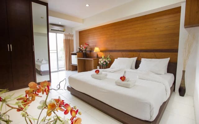 The Loft Resort Bangkok - photo 3