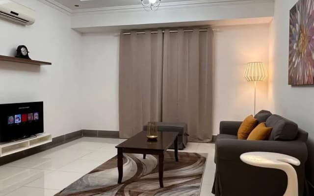 ONE Comfortable 2BR Apartment near Airport - photo 3