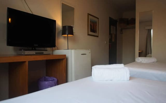 City Crown Motel - photo 5