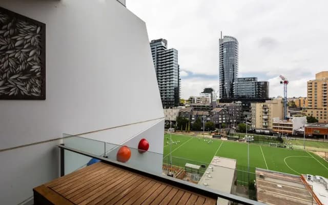 Sky 1 BDR South Yarra Apartment - photo 3