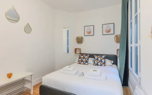 Parisian Getaway in the City of Light! - photo 2
