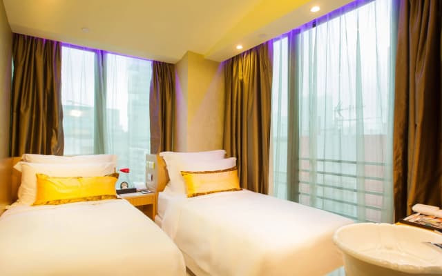 Harbour Bay Hotel - photo 3